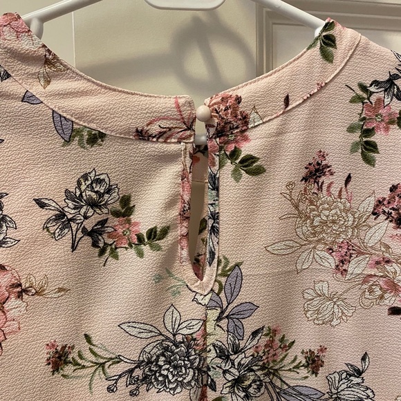 Pink Peep Hole Floral Blouse - Picture 5 of 5